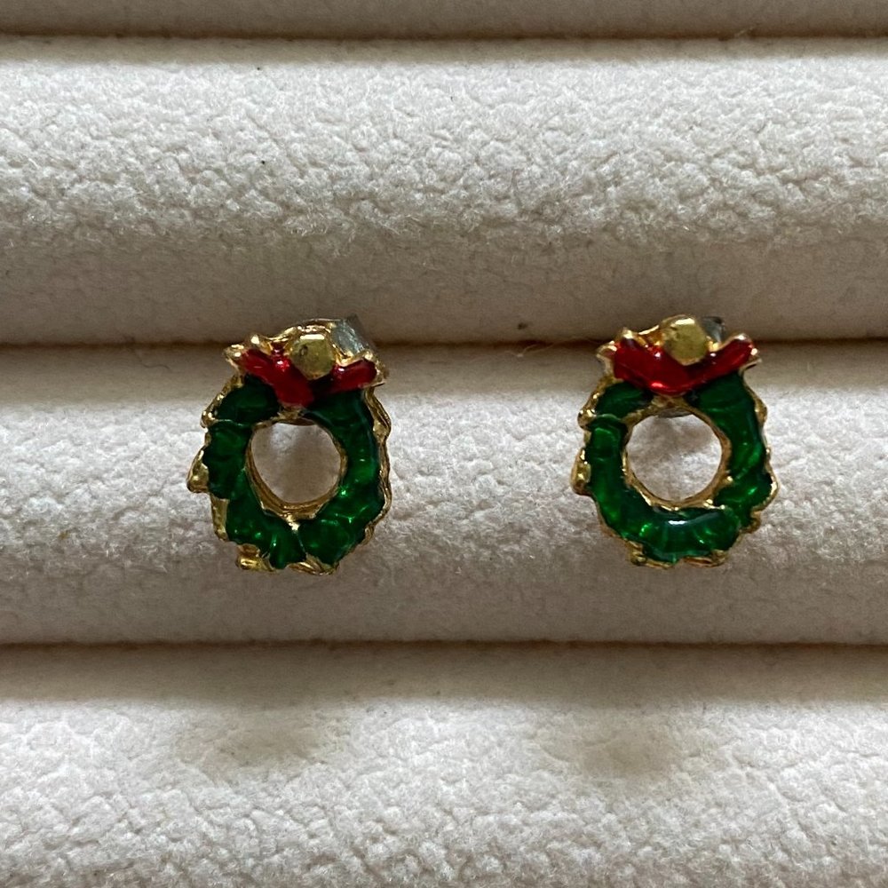 Dainty Christmas Wreath Earrings